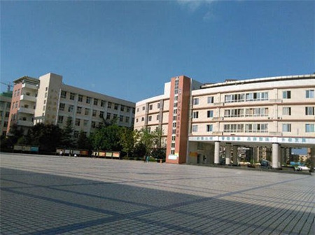 簡陽平泉高級職業中學