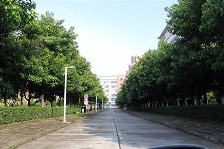 南充外國語中等專業學校