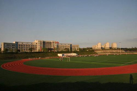 南充市建華職業中學