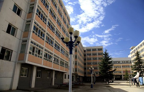 濰坊一輕工業技工學校