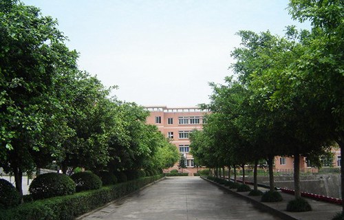 孝義市東方前程職業高中