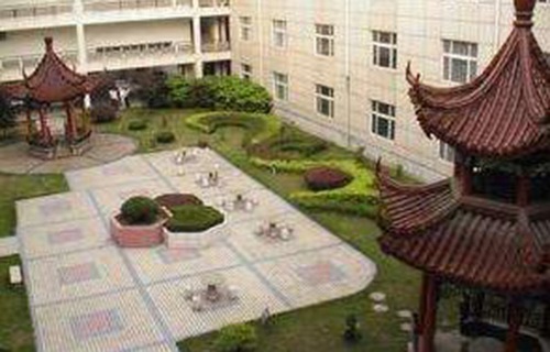 揚中市職業中學