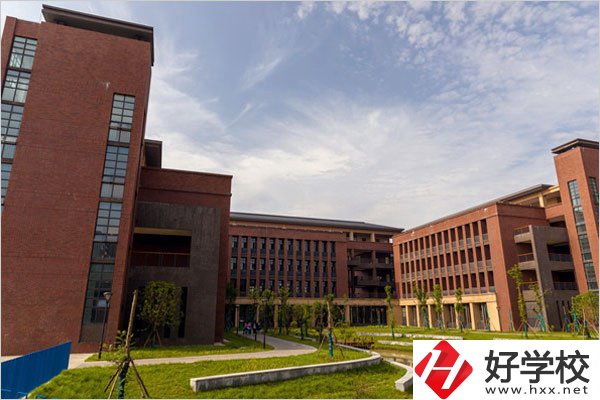 常德財經中等專業學校教學樓