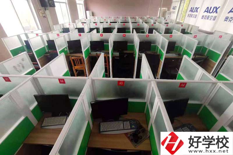 臨湘市湘北職業技術學校實訓室