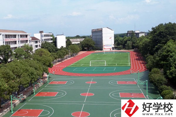 益陽市綜合職業中等專業學校收費貴不貴？