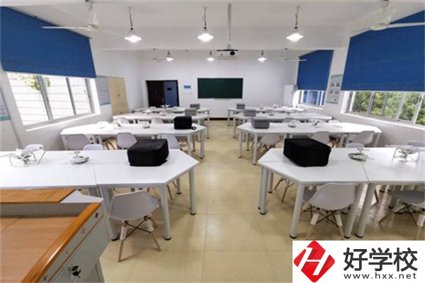 去湘潭鐵路工程學校怎么乘車？要帶什么資料？