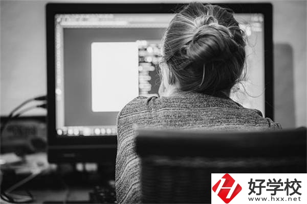 女生在湖南讀職高學什么專業好？可以參加高考嗎？