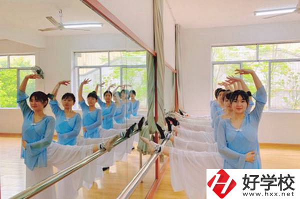 邵陽市哈博職業中專學校舞蹈實訓室