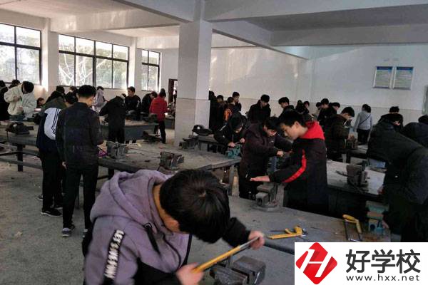 衡陽縣職業中專有什么優勢?學費貴嗎?