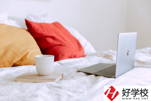 懷化啟航衛生學校護理專業好不好？學費貴嗎？