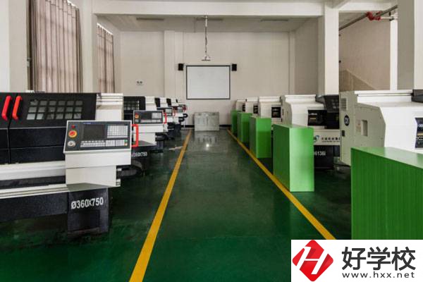 江華瑤族自治縣職業中專學校實訓室