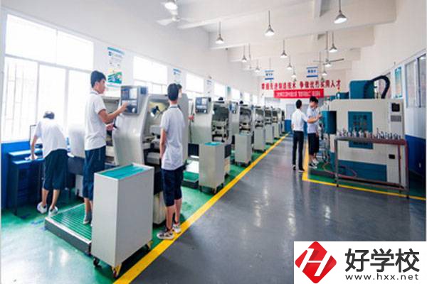湖南省芷江民族職業中專學校實訓室