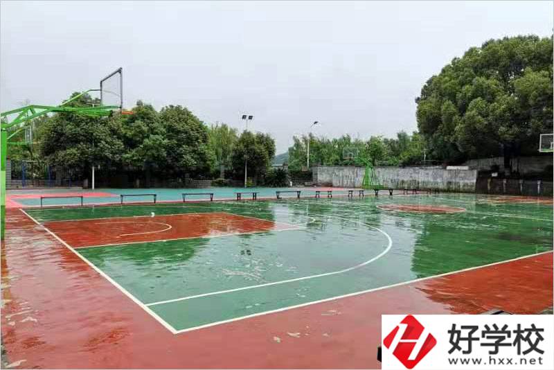 岳陽市網絡工程職業技術學校運動場