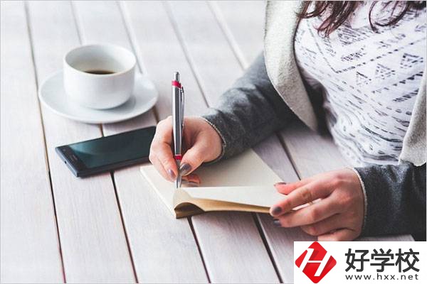 有在讀高中不想讀轉職校的例子嗎？能轉到湖南職校嗎？