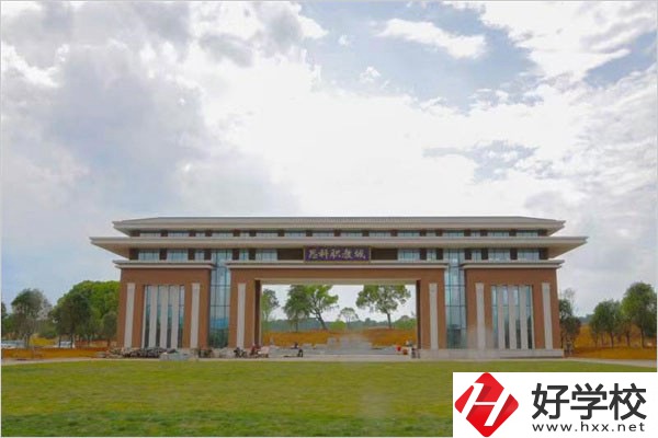 怎么去郴州思科中等職業學校？交通方便嗎？