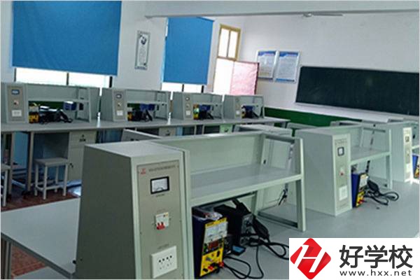 益陽市綜合職業中等專業學校實訓室