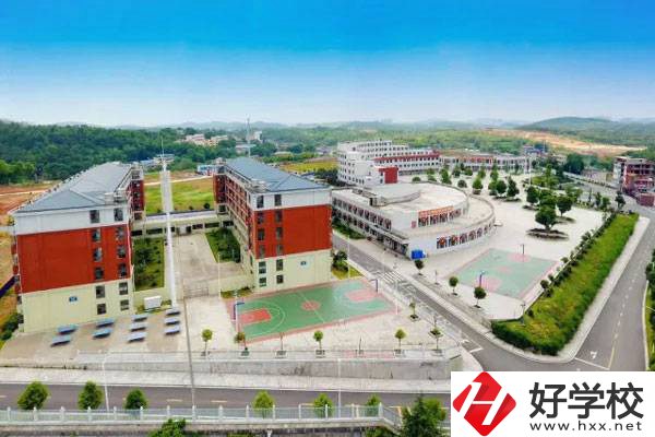 隆回縣職業中等專業學校是好學校嗎?學費貴嗎?