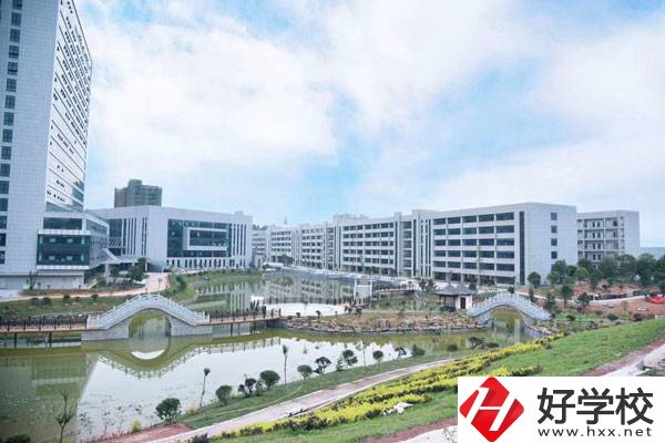 湖南外國語職業學院教學樓