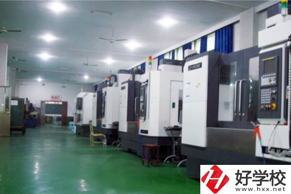 湖南兵器工業高級技工學校入學要注意什么？學費多少？