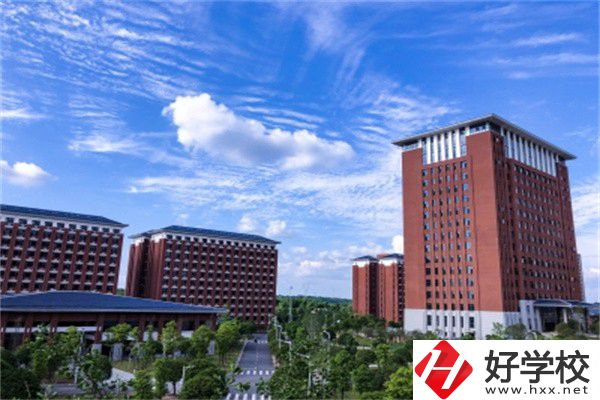 長沙音樂表演專業比較好的中職有哪些？學費貴嗎？