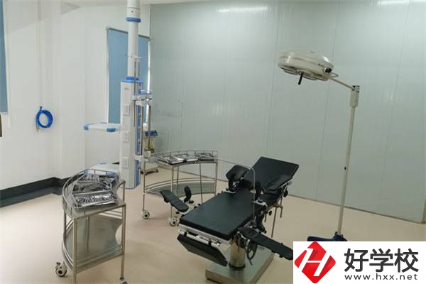 衡陽市瀟湘衛生中等專業學校實訓室