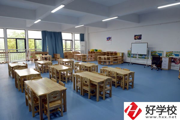 在湘潭工業貿易中專里能學哪些專業？就業方向是什么？