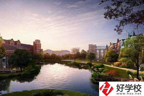 長沙市拔萃中等職業學校環境怎么樣？是公辦還是民辦？