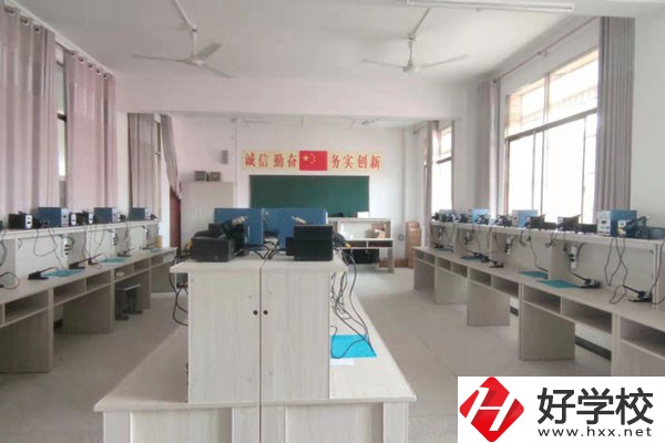 常寧市正雄職業技術學校實訓室