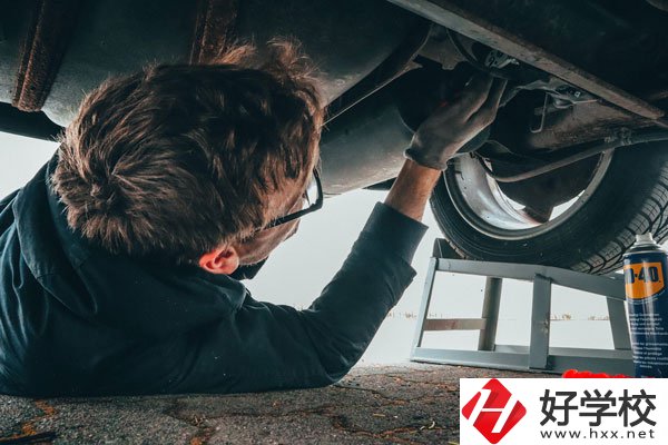 湖南省經濟貿易職業中專學校汽車維修值得學嗎？