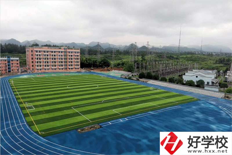 花垣縣職業高級中學開設了哪些特色專業？