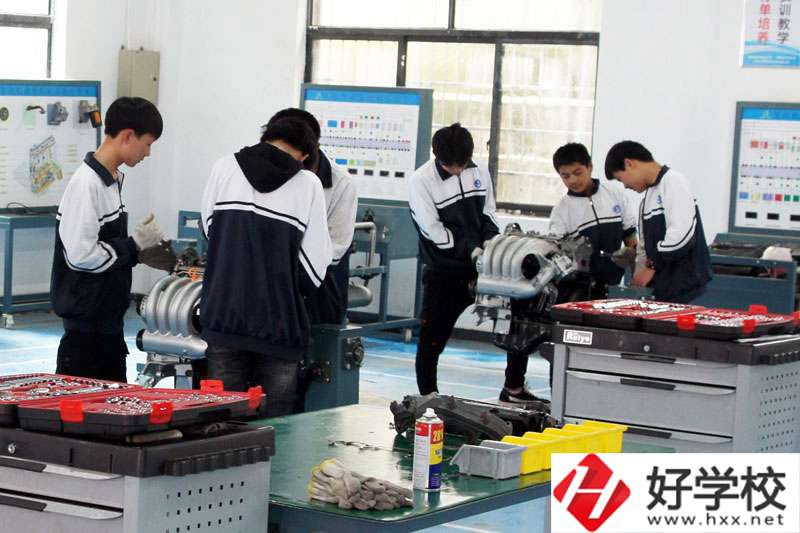 臨湘市職業中專實訓室