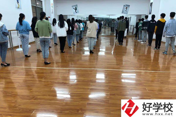 婁底市文德信息工程職業學校實訓室