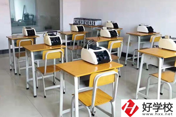 長沙市藍天科技中等職業學校實訓室