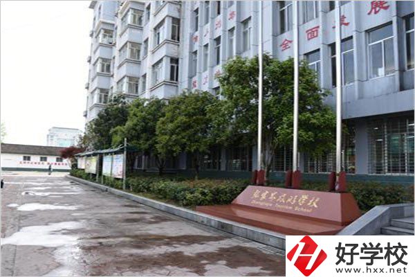 張家界旅游學校是湖南省重點學校嗎？