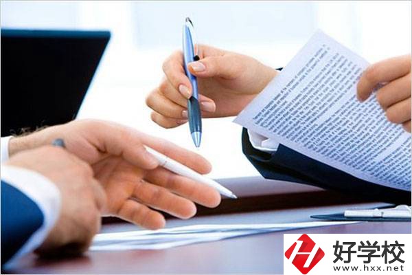 湖南初中畢業讀五年制大專學什么專業好？讀了有用嗎？