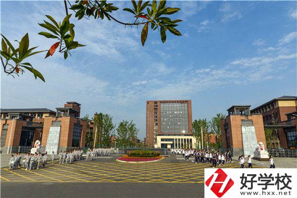 常德財經中等專業學校大門