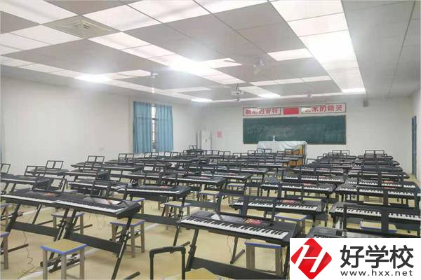 婁底市環宇中等職業技術學校實訓室