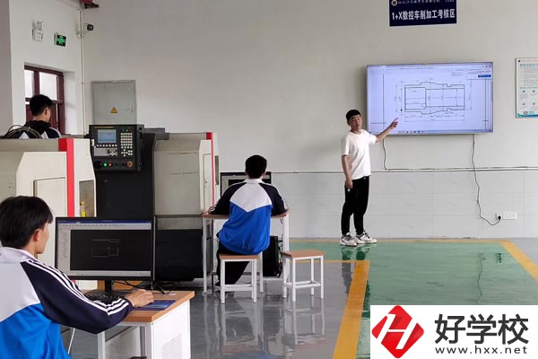冷水江工業中等專業學校實訓室
