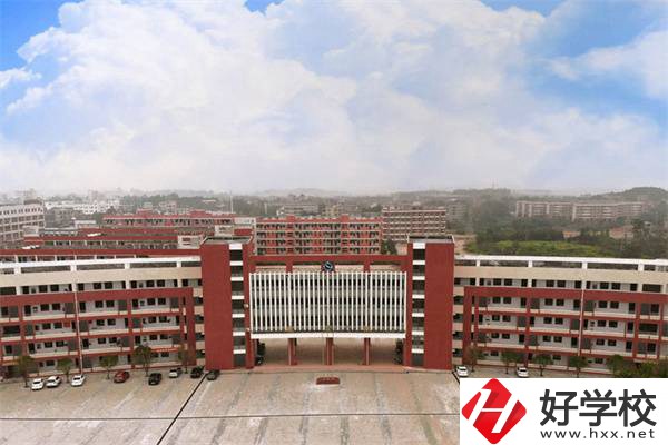 藍山縣職業中等專業學校是公辦學校嗎？有什么專業？