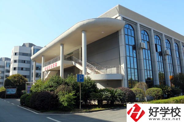 醴陵陶瓷煙花職業技術學校有哪些特色專業？