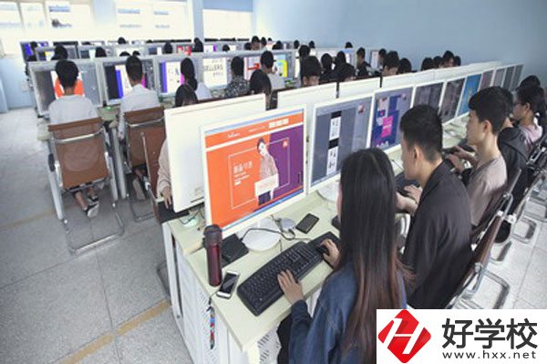 湖畔中等職業技術學校實訓室
