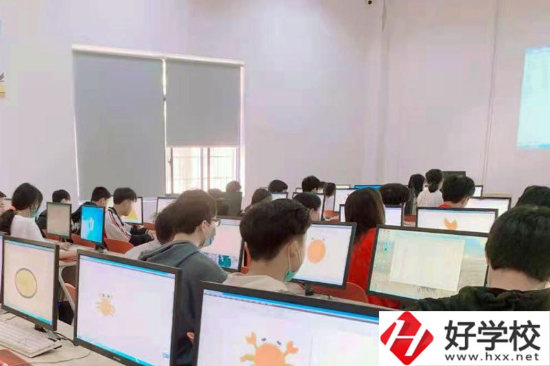 湘潭計算機職業學校實訓室
