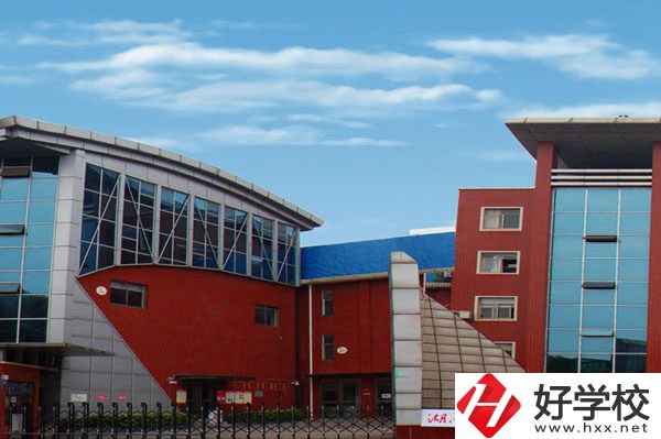 湖南長沙藝術學校食堂環境怎么樣？