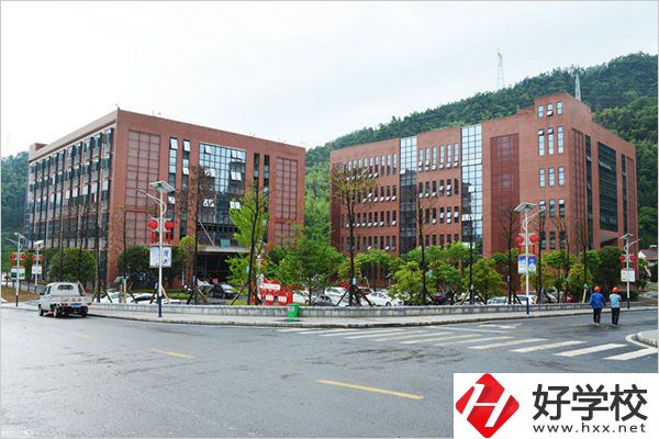 安化縣職業中專學校怎么樣?有什么特色?