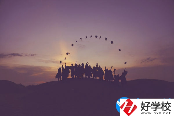 湘潭交通職業學校學費貴不貴，宿舍怎么樣？