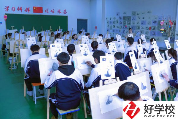長沙鴻箐職業中專學校實訓室