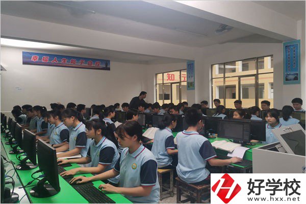 洞口縣第一職業中學實訓室