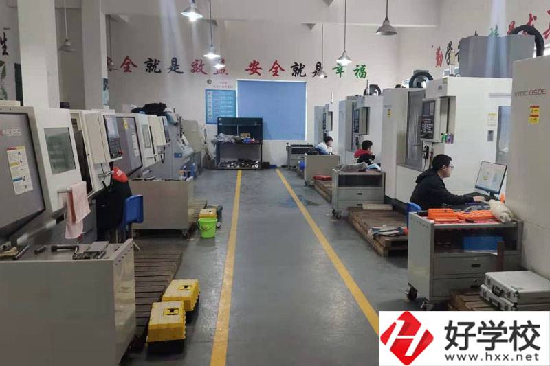 永州工商職業中專實訓室