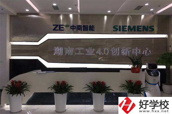 湘潭信息中等職業技術學校實訓室