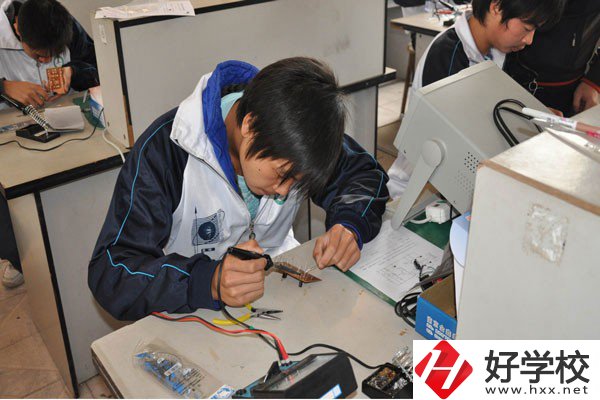 桃江縣職業中專學校實訓室